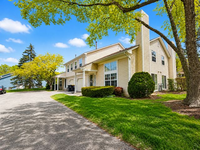 250 Acorn Drive, Streamwood, IL 60107