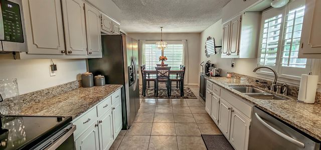 2254 KIRBY PKY, Memphis, TN 38119
