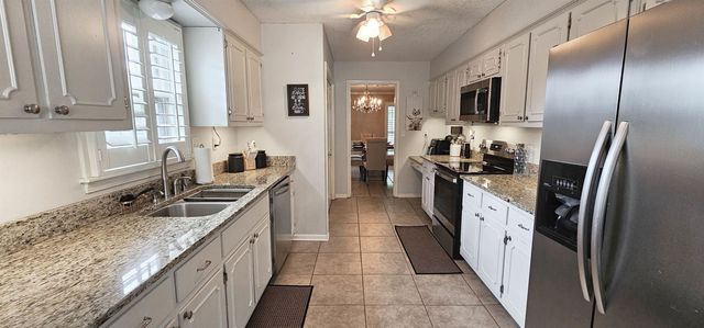 2254 KIRBY PKY, Memphis, TN 38119