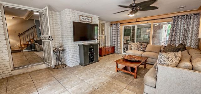 2254 KIRBY PKY, Memphis, TN 38119