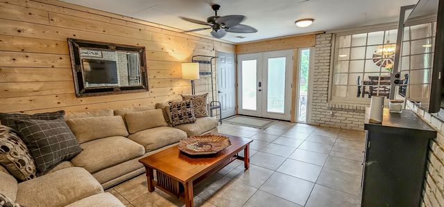 2254 KIRBY PKY, Memphis, TN 38119