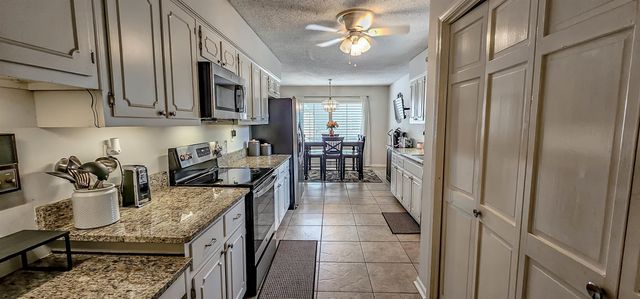 2254 KIRBY PKY, Memphis, TN 38119