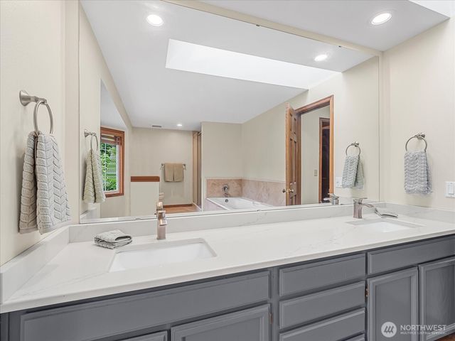 2837 220th Place NE, Sammamish, WA 98074