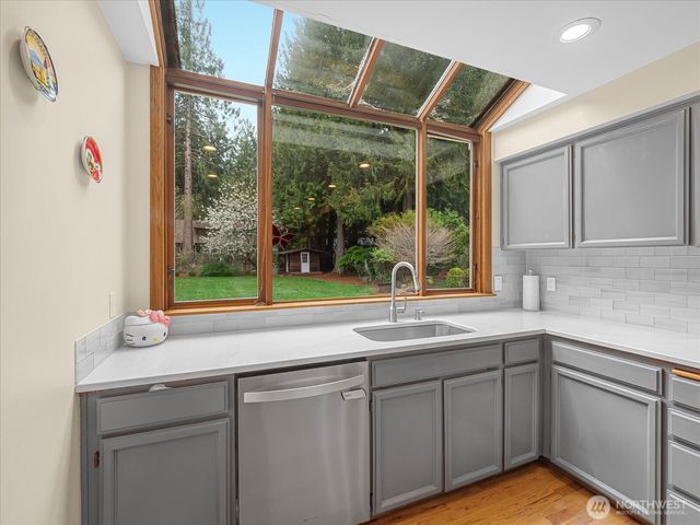2837 220th Place NE, Sammamish, WA 98074