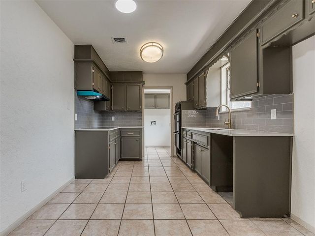 3220 Hilltop Road, Midwest City, OK 73110