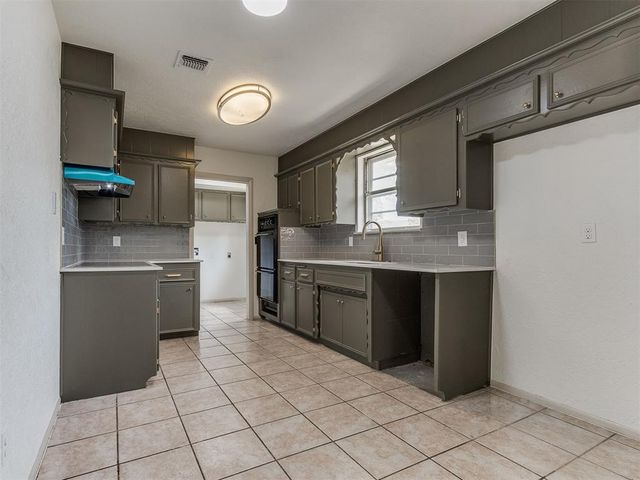3220 Hilltop Road, Midwest City, OK 73110