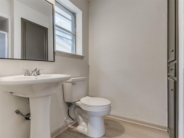 3220 Hilltop Road, Midwest City, OK 73110
