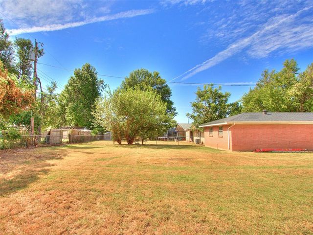 3220 Hilltop Road, Midwest City, OK 73110