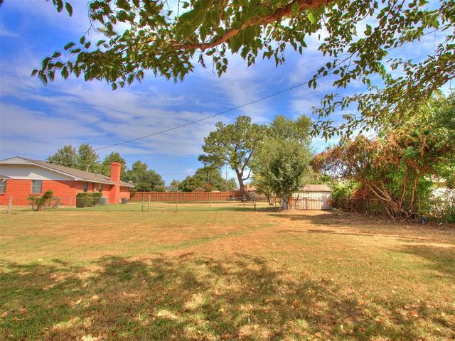 3220 Hilltop Road, Midwest City, OK 73110