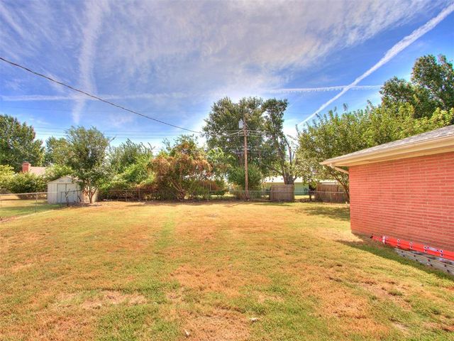 3220 Hilltop Road, Midwest City, OK 73110