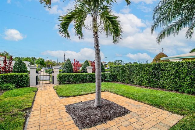 212 MILAN AVENUE W 1, Venice, FL 34285