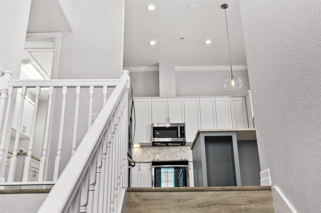 212 MILAN AVENUE W 1, Venice, FL 34285