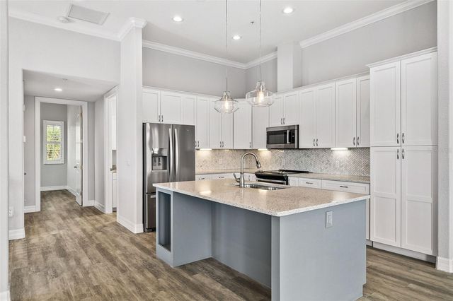 212 MILAN AVENUE W 1, Venice, FL 34285