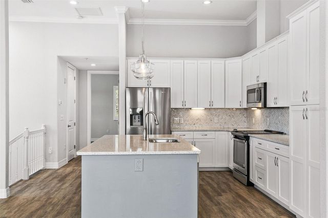 212 MILAN AVENUE W 1, Venice, FL 34285