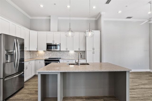 212 MILAN AVENUE W 1, Venice, FL 34285