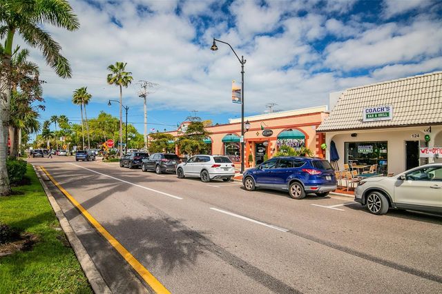 212 MILAN AVENUE W 1, Venice, FL 34285