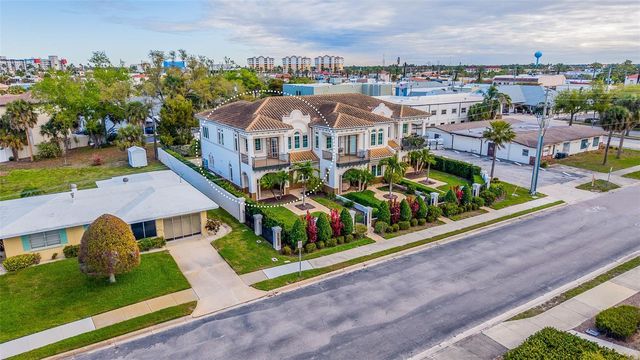 212 MILAN AVENUE W 1, Venice, FL 34285