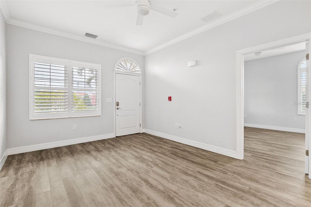 Image 19 of property listing at 212 MILAN AVENUE W 1, Venice, FL 34285