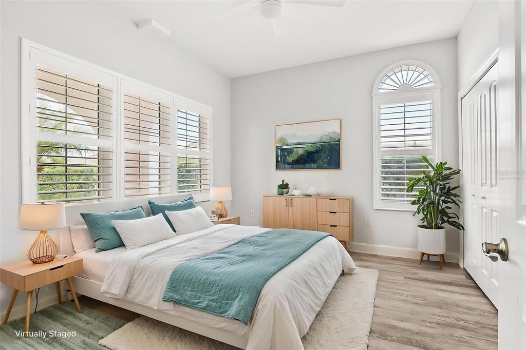 Image 21 of property listing at 212 MILAN AVENUE W 1, Venice, FL 34285