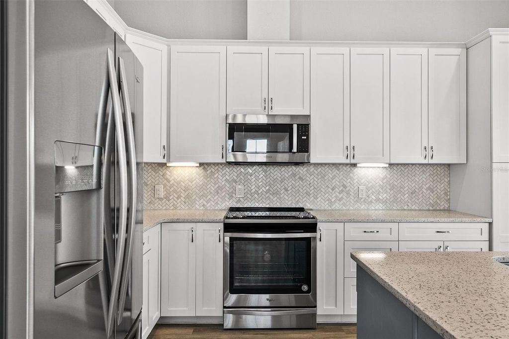 Image 33 of property listing at 212 MILAN AVENUE W 1, Venice, FL 34285