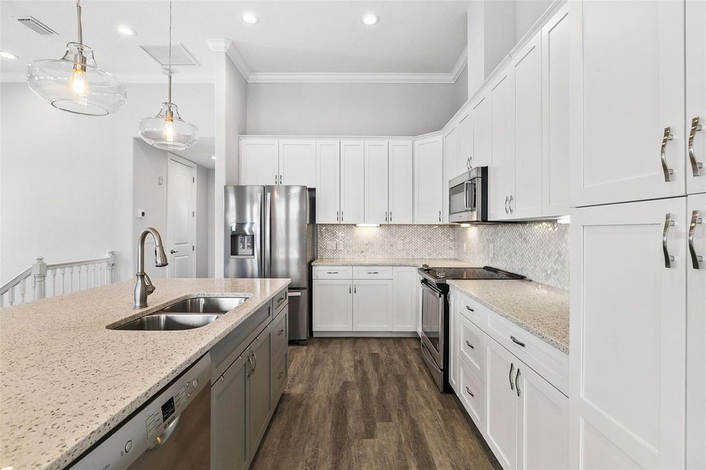 Image 35 of property listing at 212 MILAN AVENUE W 1, Venice, FL 34285