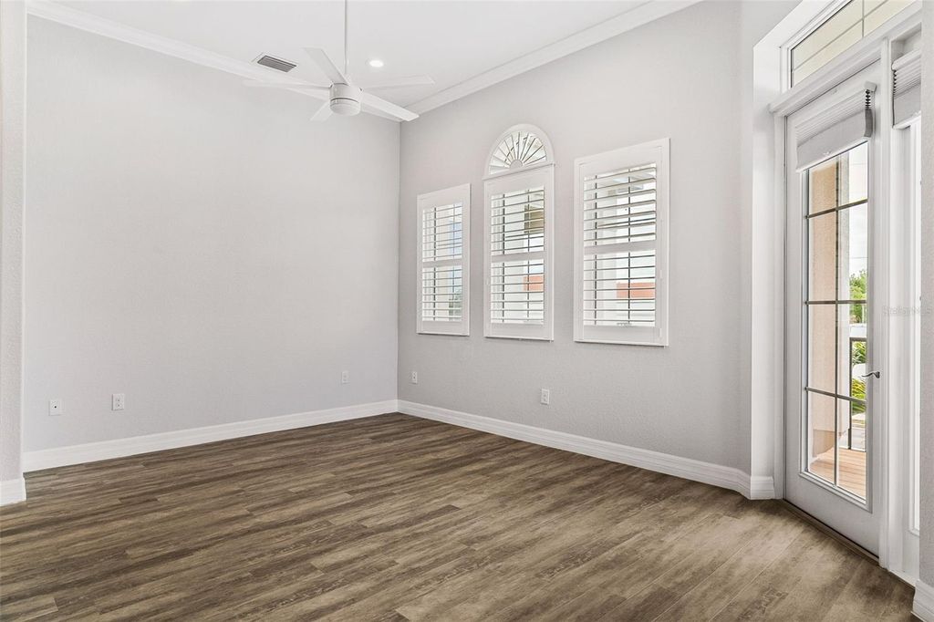 Image 36 of property listing at 212 MILAN AVENUE W 1, Venice, FL 34285