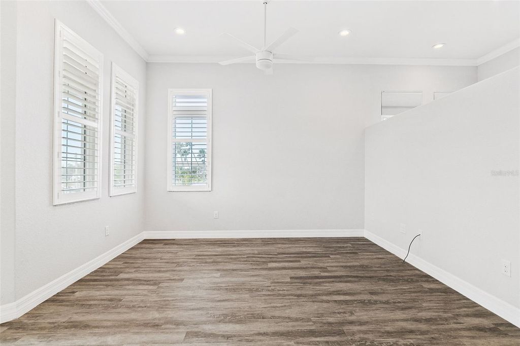 Image 43 of property listing at 212 MILAN AVENUE W 1, Venice, FL 34285