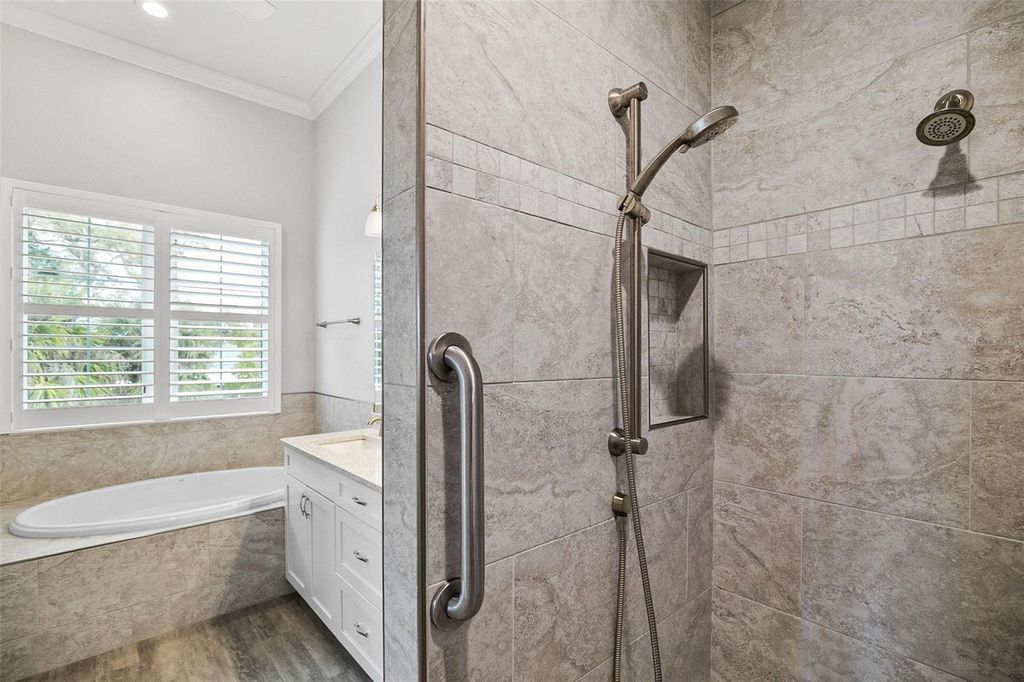 Image 56 of property listing at 212 MILAN AVENUE W 1, Venice, FL 34285