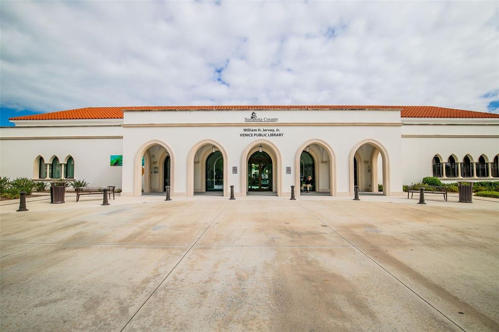 Image 65 of property listing at 212 MILAN AVENUE W 1, Venice, FL 34285