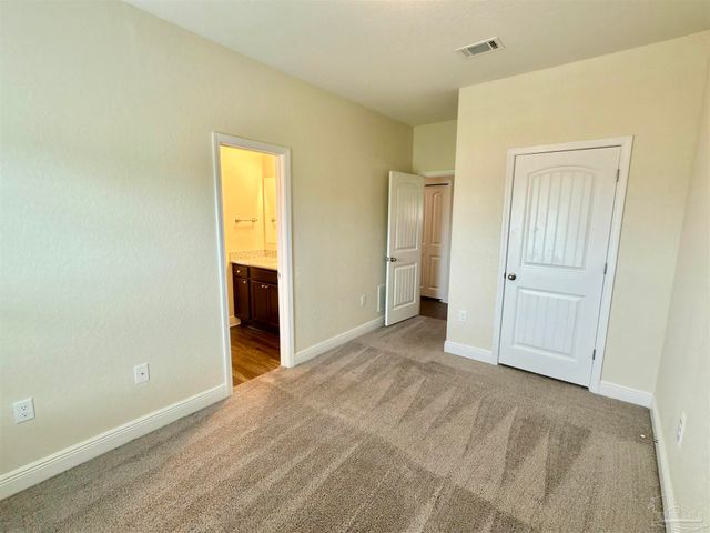 5065 Peach Dr, Pace, FL 32571