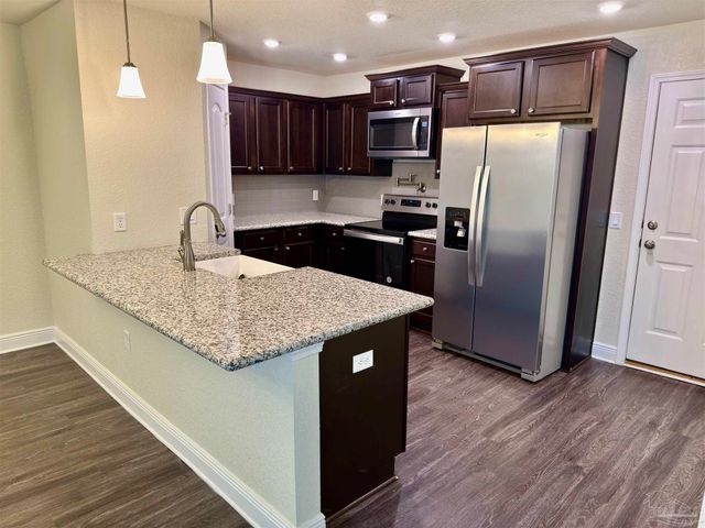 5065 Peach Dr, Pace, FL 32571