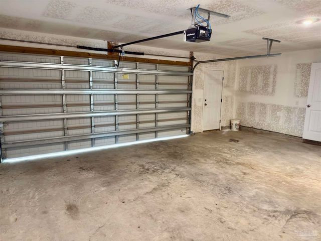 5065 Peach Dr, Pace, FL 32571