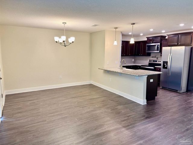 5065 Peach Dr, Pace, FL 32571