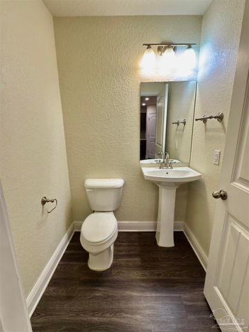 5065 Peach Dr, Pace, FL 32571