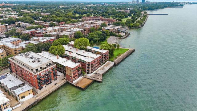 7639 N Eastlake Terrace 1D, Chicago, IL 60626