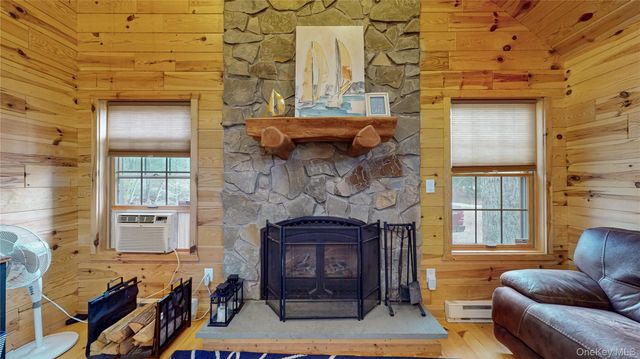 128 Shore Drive N, Wurtsboro, NY 12790