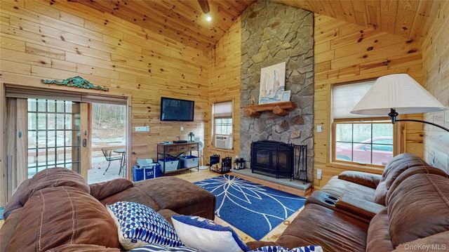 128 Shore Drive N, Wurtsboro, NY 12790