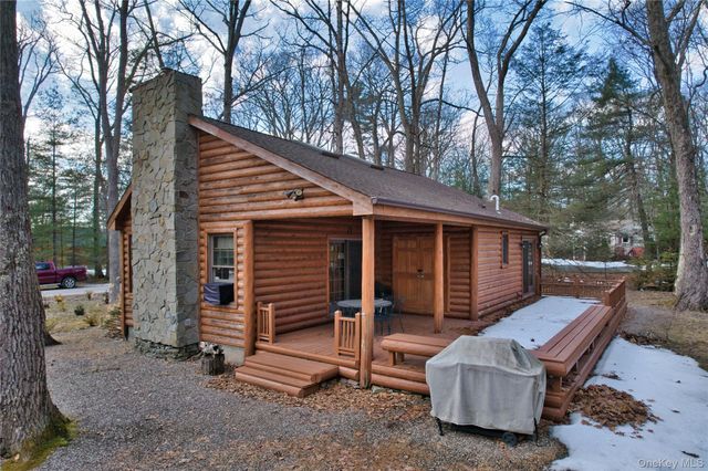 128 Shore Drive N, Wurtsboro, NY 12790