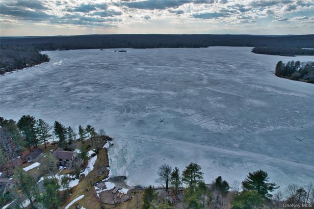 128 Shore Drive N, Wurtsboro, NY 12790