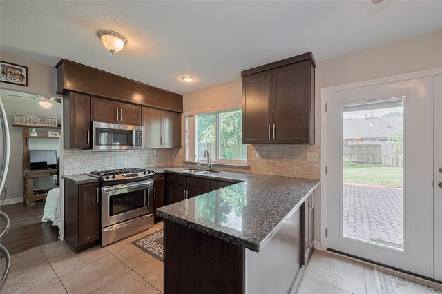 3426 Hidden Creek Drive, Sugar Land, TX 77479