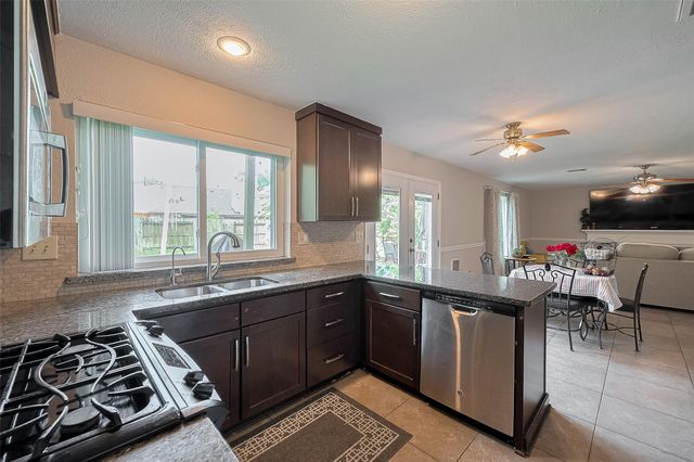 3426 Hidden Creek Drive, Sugar Land, TX 77479