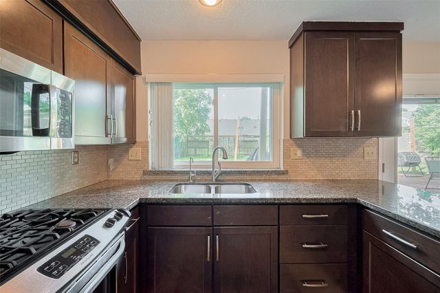 3426 Hidden Creek Drive, Sugar Land, TX 77479