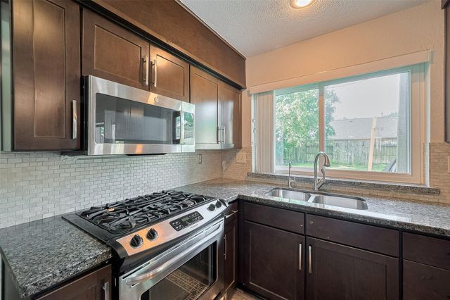 3426 Hidden Creek Drive, Sugar Land, TX 77479