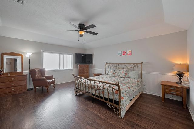 3426 Hidden Creek Drive, Sugar Land, TX 77479