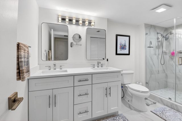 18 Westgate Lane E, Boynton Beach, FL 33436