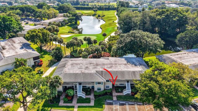 18 Westgate Lane E, Boynton Beach, FL 33436