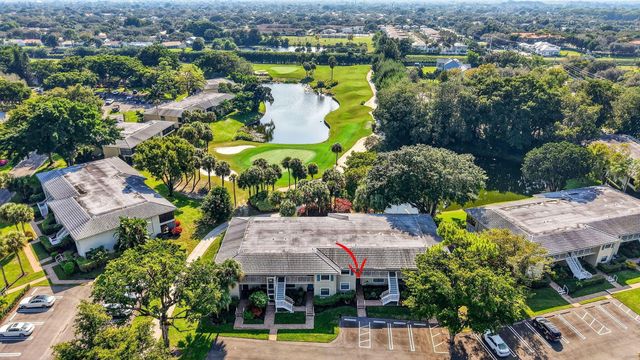 18 Westgate Lane E, Boynton Beach, FL 33436