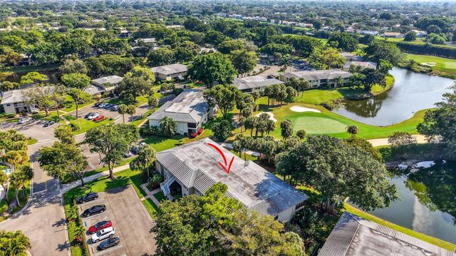 18 Westgate Lane E, Boynton Beach, FL 33436