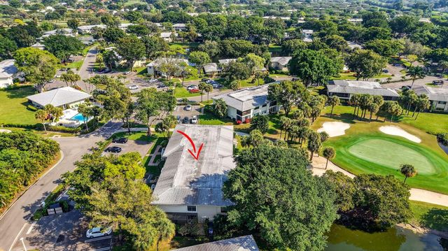 18 Westgate Lane E, Boynton Beach, FL 33436