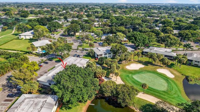 18 Westgate Lane E, Boynton Beach, FL 33436